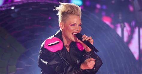 setlist pink 2023|P!NK Summer Carnival setlist 2023: Every song she。